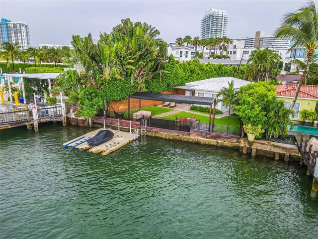 8 Century Ln, Miami Beach, FL 33139