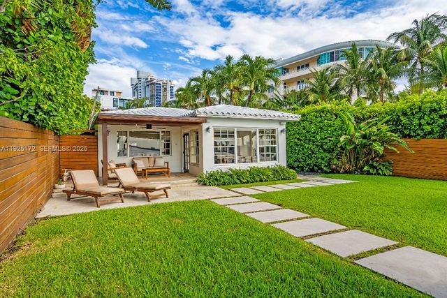 8 Century Ln, Miami Beach, FL 33139