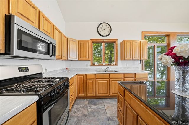 5316 Lake Shore Road, Hamburg, NY 14075