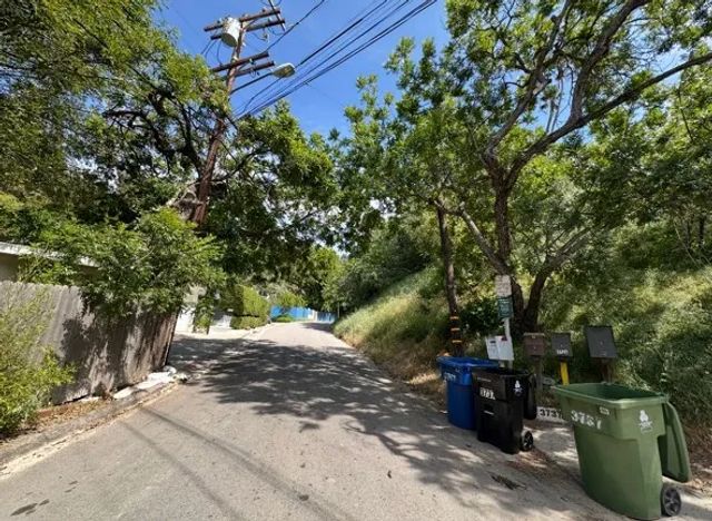3721 Ventura Canyon, Sherman Oaks, CA 91423