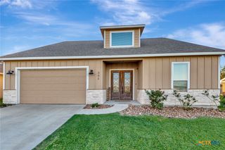 804 Catclaw Lane, Edna, TX 77957