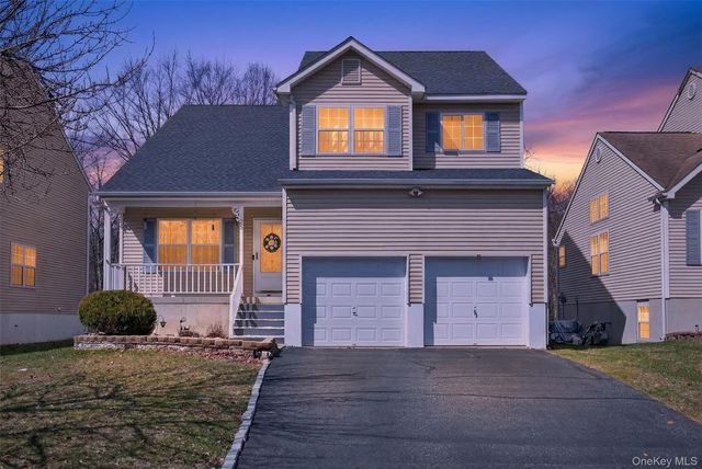 25 Alexander Drive, Washingtonville, NY 10992