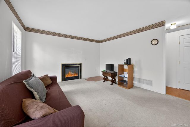 25 Alexander Drive, Washingtonville, NY 10992