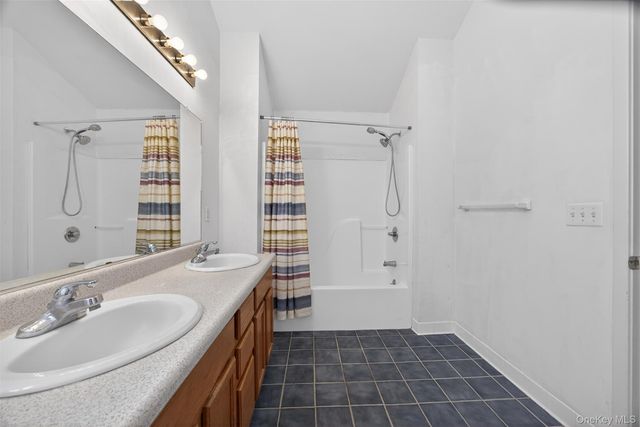 25 Alexander Drive, Washingtonville, NY 10992