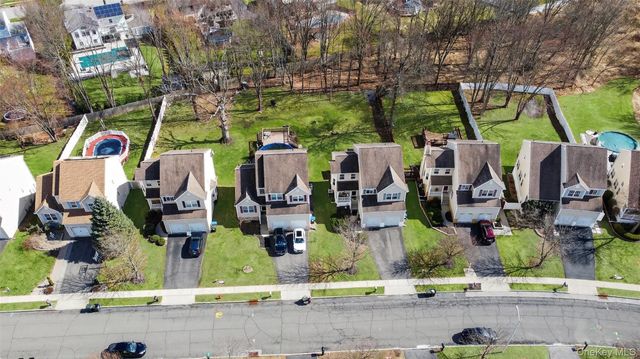 25 Alexander Drive, Washingtonville, NY 10992