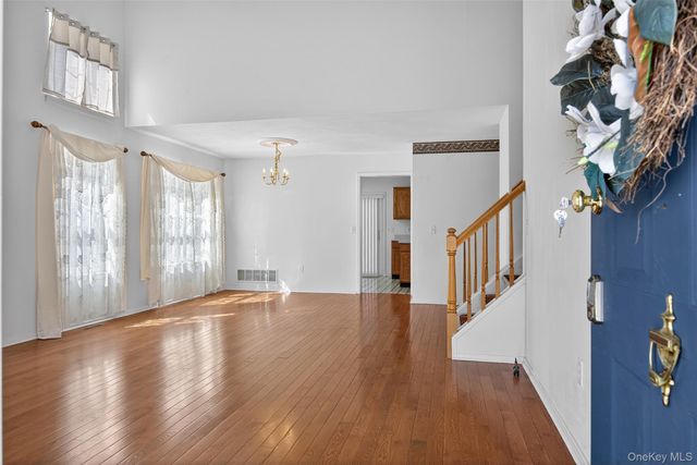 25 Alexander Drive, Washingtonville, NY 10992