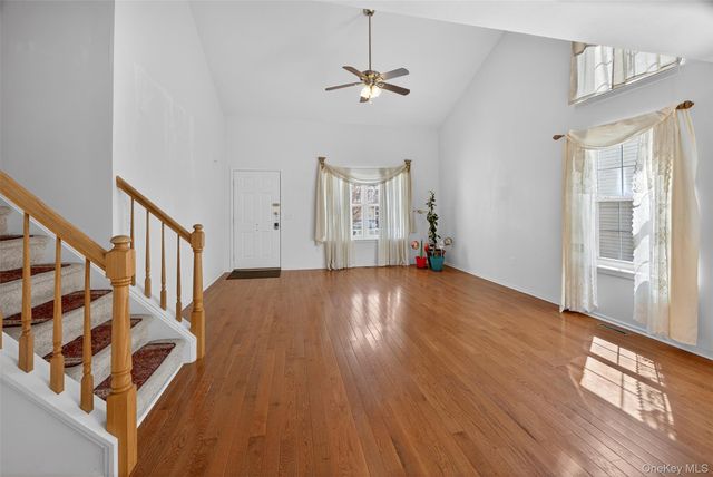 25 Alexander Drive, Washingtonville, NY 10992