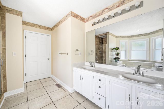 810 Balsam Terrace, Charlotte, NC 28214