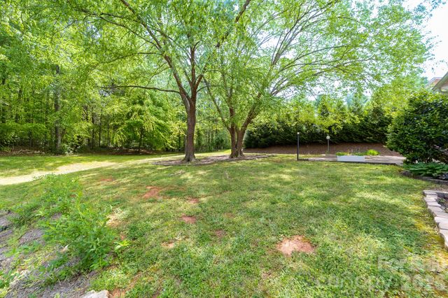 810 Balsam Terrace, Charlotte, NC 28214