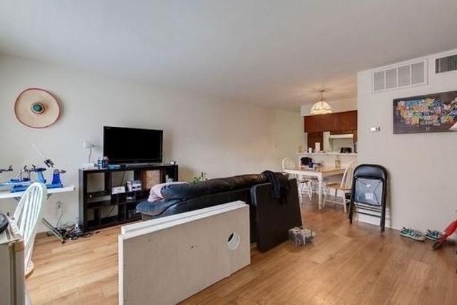 2207 Leon ST 104, Austin, TX 78705