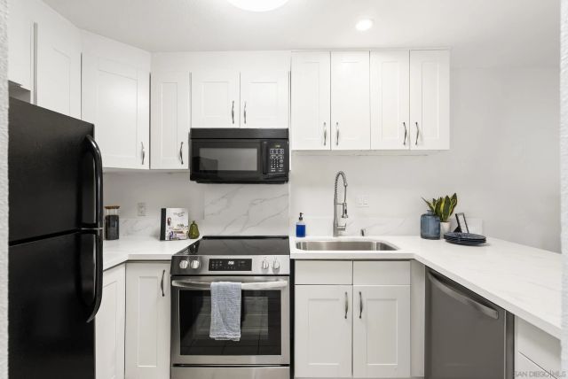 5606 Caminito Roberto, San Diego, CA 92111