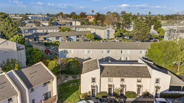 5606 Caminito Roberto, San Diego, CA 92111