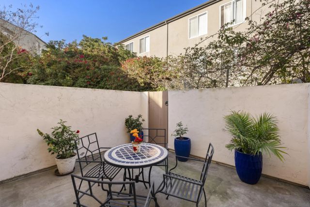 5606 Caminito Roberto, San Diego, CA 92111