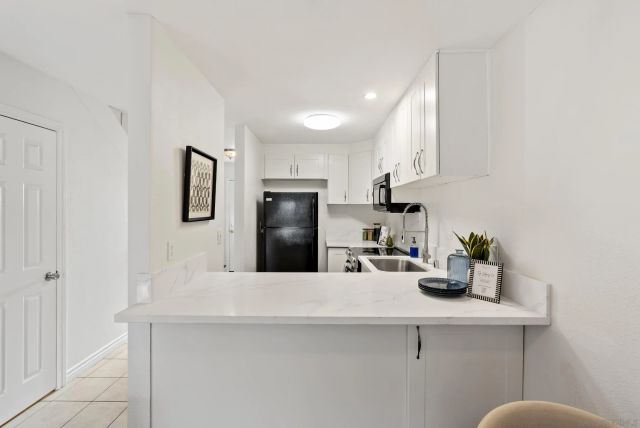 5606 Caminito Roberto, San Diego, CA 92111