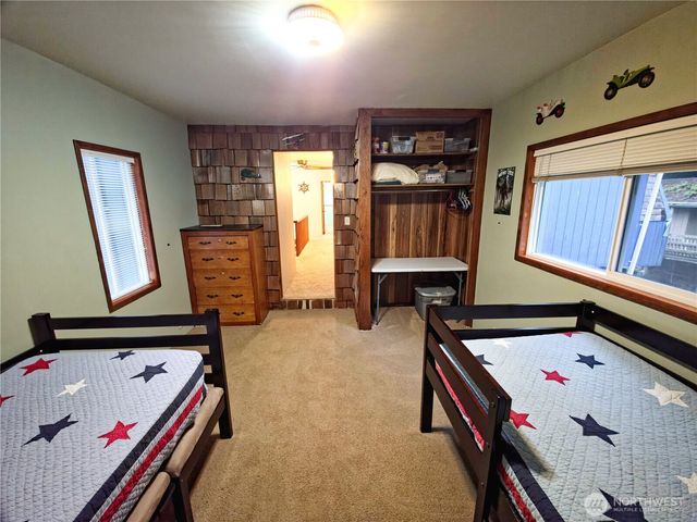 54 Pacific Lane, Pacific Beach, WA 98571