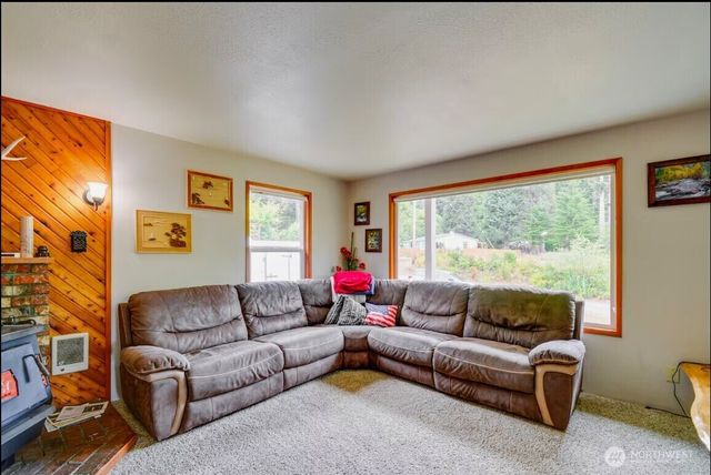 54 Pacific Lane, Pacific Beach, WA 98571