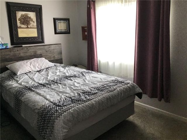 8395 NW WAUKOMIS Drive, Kansas City, MO 64151