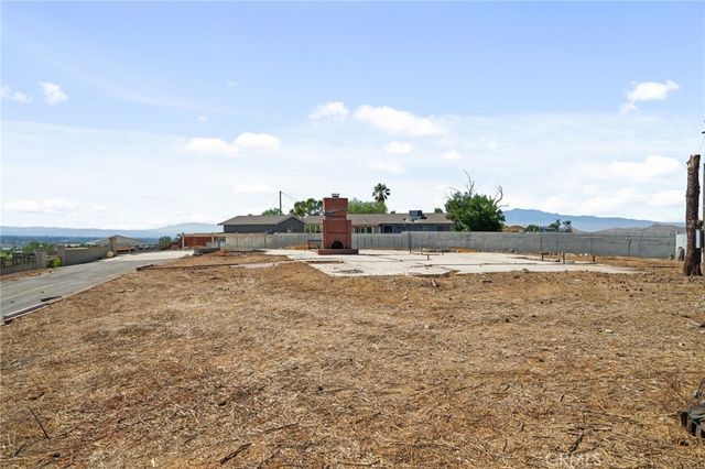 7800 View Lane, Corona, CA 92881