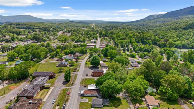 1163 N Main Street, Whitwell, TN 37397
