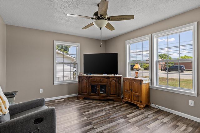 1163 N Main Street, Whitwell, TN 37397