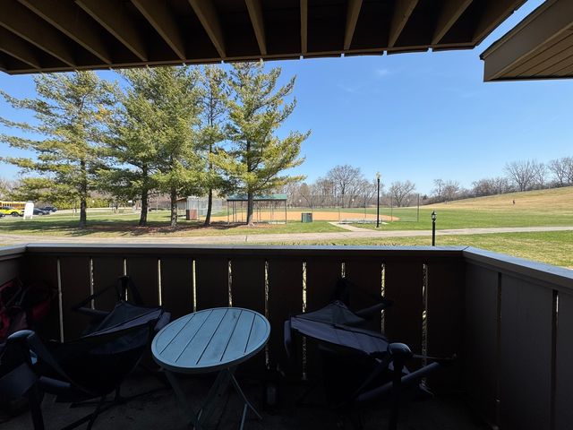 1 Cedar Court 4, Vernon Hills, IL 60061