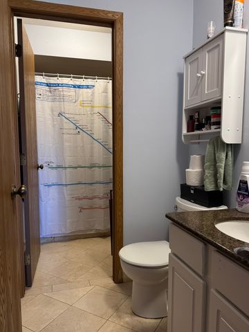 1 Cedar Court 4, Vernon Hills, IL 60061