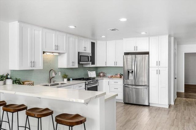 1971 Bernardo Avenue, Escondido, CA 92025