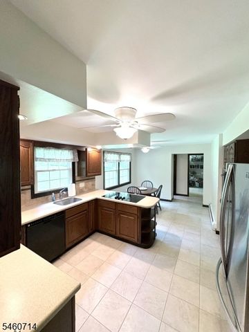 4 Tracey Ln, Sparta Twp., NJ 07871