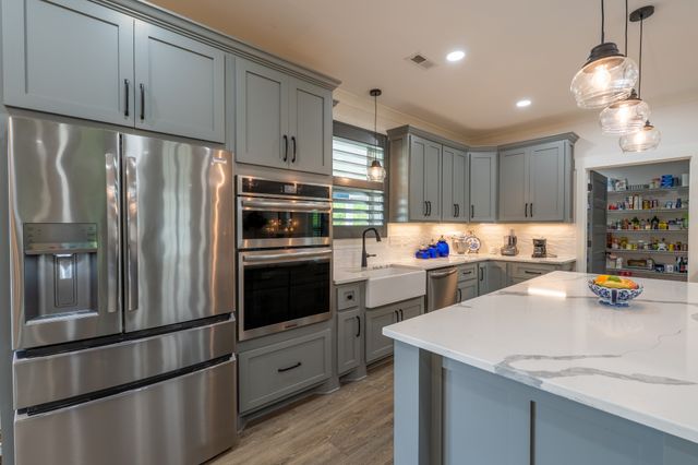 1801 Twin Caves Dr, Lewisburg, TN 37091