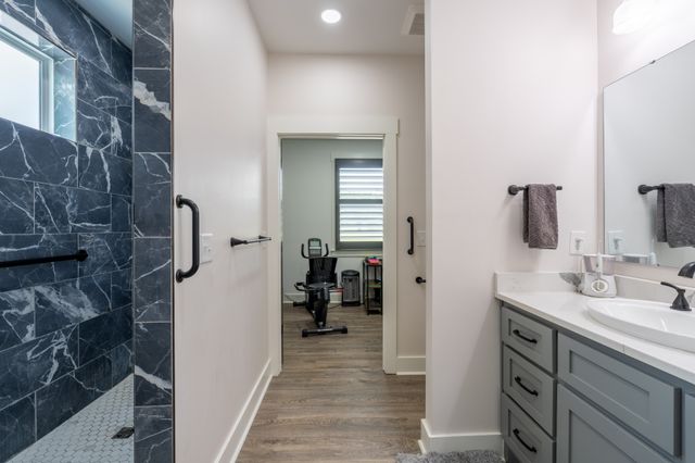 1801 Twin Caves Dr, Lewisburg, TN 37091