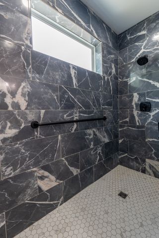 1801 Twin Caves Dr, Lewisburg, TN 37091