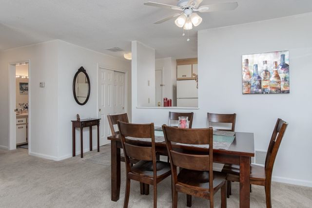 30 Ledgewood Hills Dr Apt 104, Nashua, NH 03062