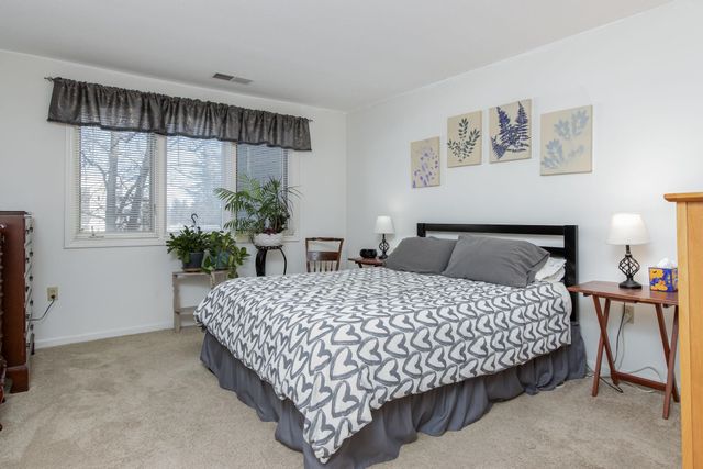 30 Ledgewood Hills Dr Apt 104, Nashua, NH 03062