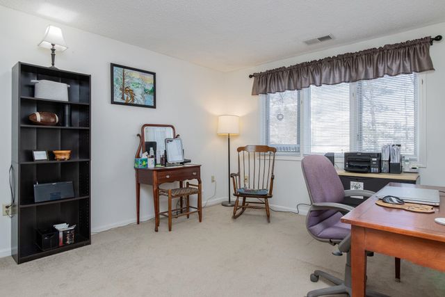 30 Ledgewood Hills Dr Apt 104, Nashua, NH 03062