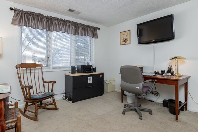 30 Ledgewood Hills Dr Apt 104, Nashua, NH 03062
