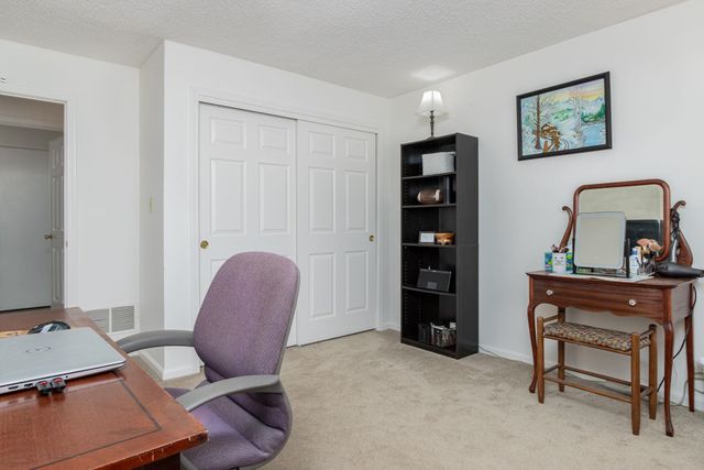 30 Ledgewood Hills Dr Apt 104, Nashua, NH 03062