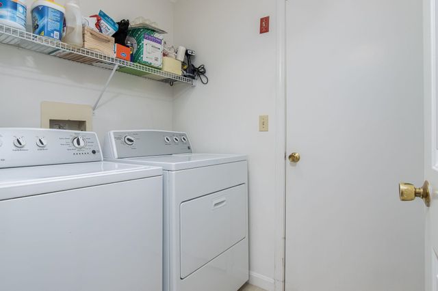 30 Ledgewood Hills Dr Apt 104, Nashua, NH 03062