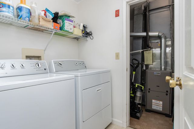 30 Ledgewood Hills Dr Apt 104, Nashua, NH 03062