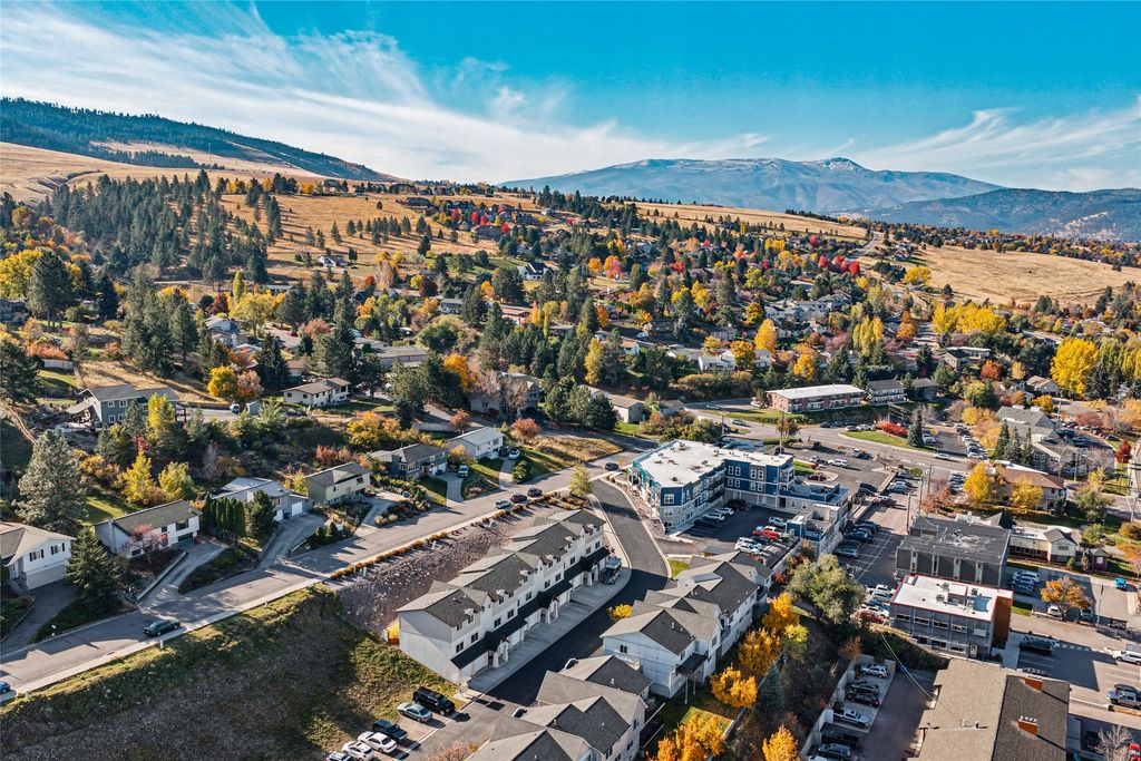 825 Crestmont Way B, Missoula, MT 59803 photo 3