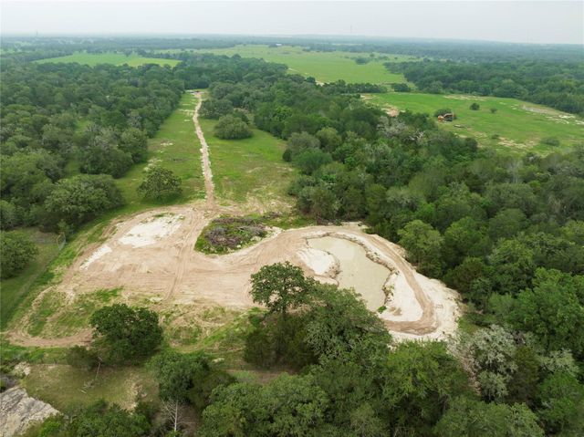 2570 Burke Road, Flatonia, TX 78941