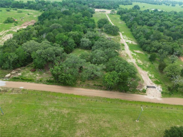 2570 Burke Road, Flatonia, TX 78941