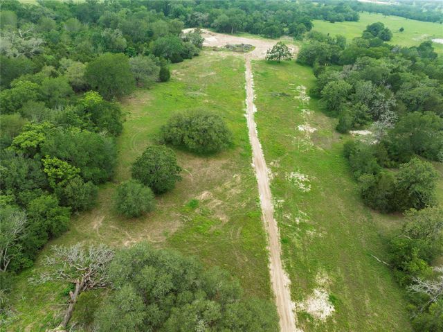 2570 Burke Road, Flatonia, TX 78941