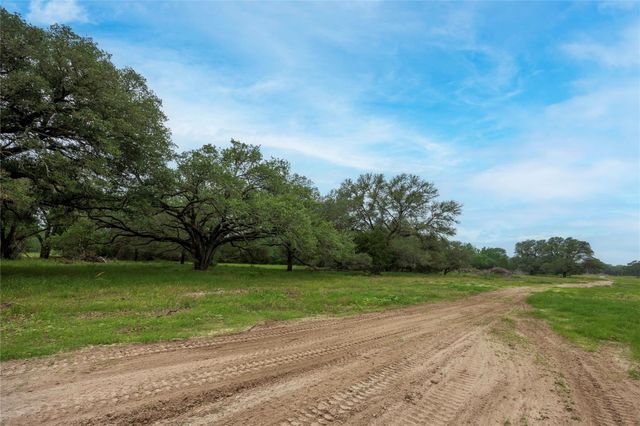2570 Burke Road, Flatonia, TX 78941