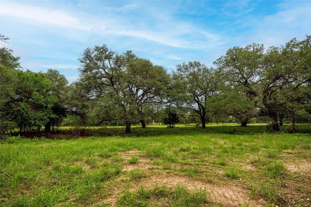 2570 Burke Road, Flatonia, TX 78941