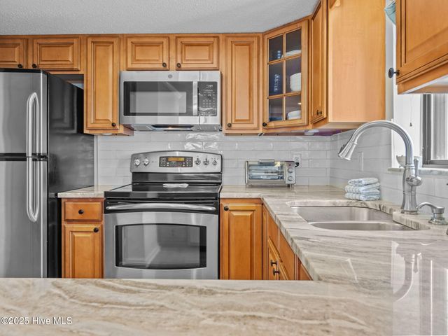 8801 Reed Drive 311, Emerald Isle, NC 28594