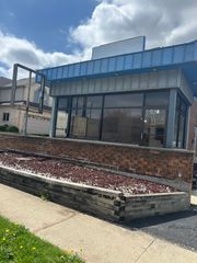 8826 S Roberts Road, Hickory Hills, IL 60457