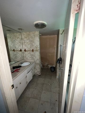 6283 CEDAR VALLEY DR, San Antonio, TX 78242