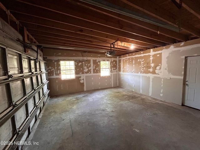 1648 N LOYOLA Drive, Jacksonville, FL 32218
