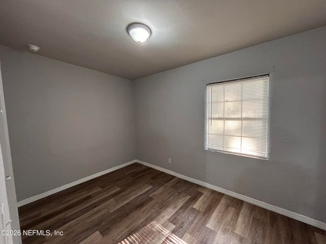 1648 N LOYOLA Drive, Jacksonville, FL 32218