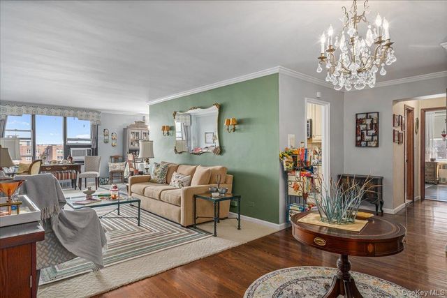 18-50 211th Street 6H, Bayside, NY 11360